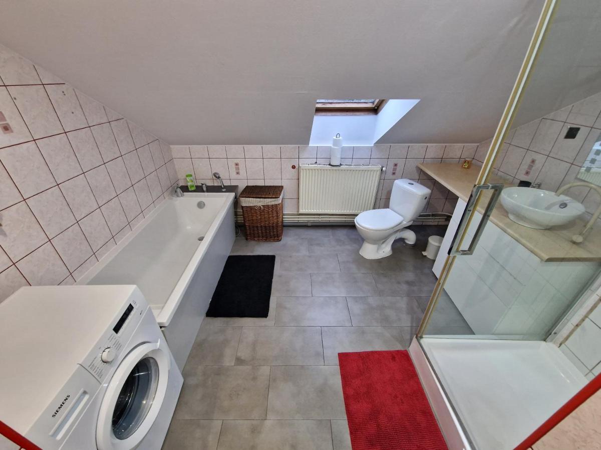 Przestronny Apartament +Silownia บือตอม ภายนอก รูปภาพ
